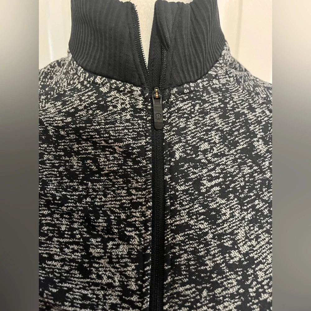 Lululemon Rest Less 1/2 Zip Pullover Black/White Small - Picture 5 of 7